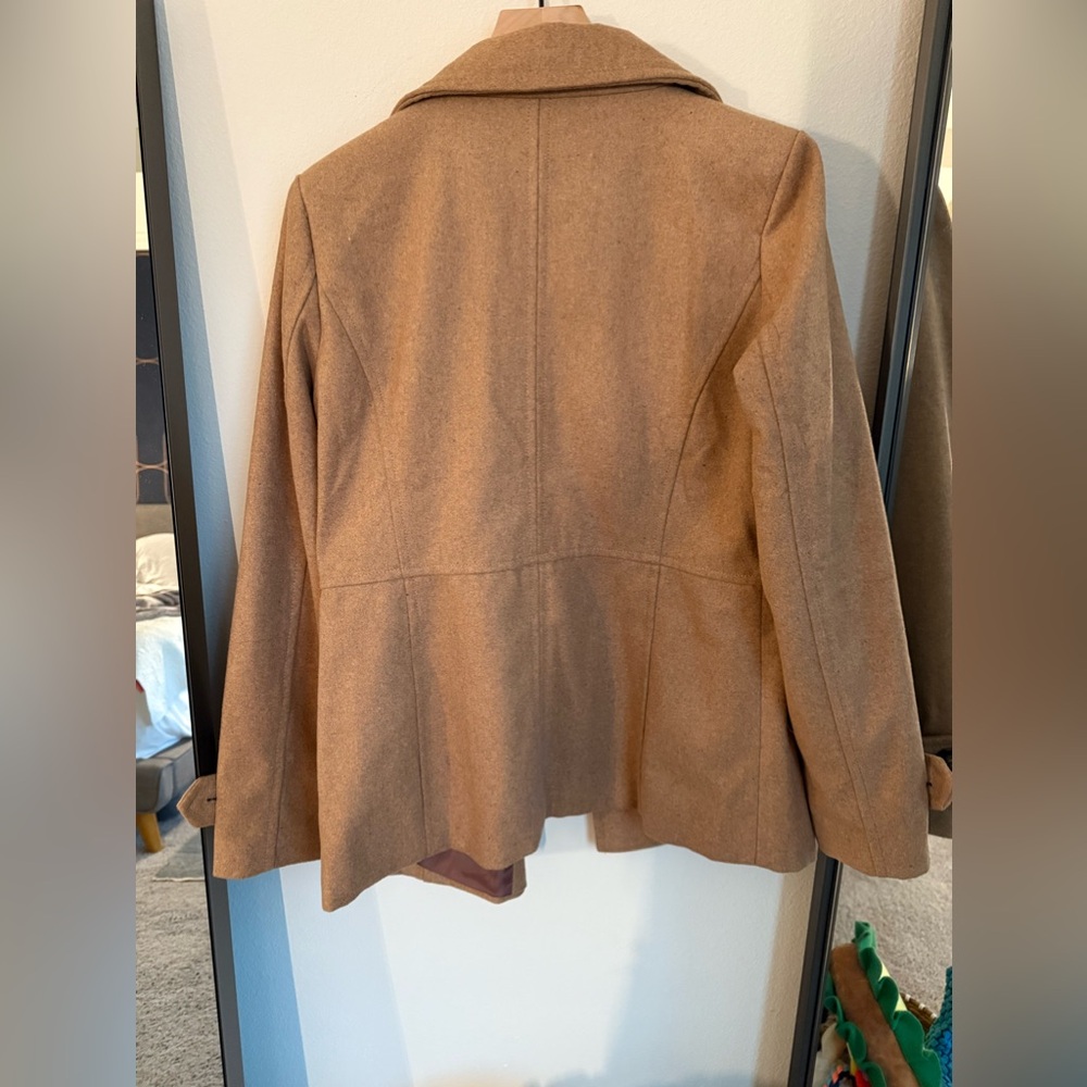 Beautiful Tan Wool Jacket - Picture 6 of 10